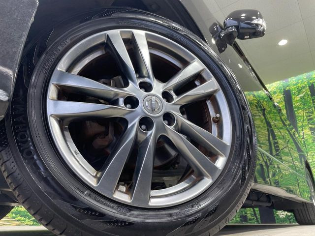 �y����18�C���`�A���~�z�C�[���z�O�ςɃ}�b�`���������A���~�z�C�[���𑕒����Ă���܂��B�e��ЊO�A���~�z�C�[����A�X�^�b�h���X�^�C�����戵�����Ă���܂��B���񂲑��k����������