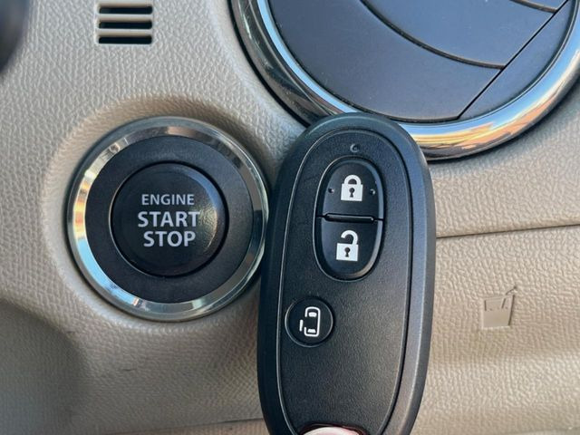 �y�L�[���X�X�^�[�g�V�X�e���z�J�o����|�P�b�g�ɓ��ꂽ�܂܂ł��h�A�̎{���E�������\�ȃX�}�[�g�L�[�𑕔��B�G���W���̃I���E�I�t�����J�M�����o���K�v����������Ƃ��Ă��֗��ł���