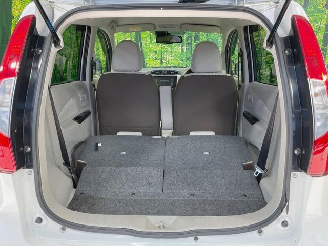 ���i�̂���������ʋ΁A���}���ɏ\���ȉ׎��X�y�[�X���m�ۂ��Ă���܂��B�Z�J���h�V�[�g��|���ƁA�傫�ȉו��̐ύڂ��\�ł���