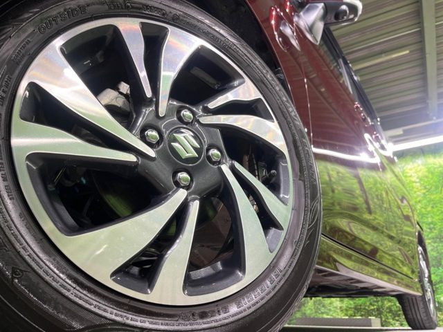 �y����15�C���`�A���~�z�C�[���z�O�ςɃ}�b�`���������A���~�z�C�[���𑕒����Ă���܂��B�e��ЊO�A���~�z�C�[����A�X�^�b�h���X�^�C�����戵�����Ă���܂��B���񂲑��k����������