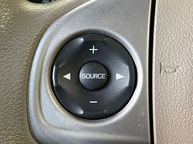 �y�X�e�A�����O�X�C�b�`�z�^�]���A�O������ڐ������炷���ƂȂ��A�I�[�f�B�I���̑��삪�\�ȕ֗��@�\!���S&���K�ȃh���C�u�����o���Ă���܂���