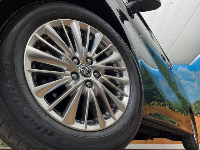 �y����17�C���`�A���~�z�C�[���z�O�ςɃ}�b�`���������A���~�z�C�[���𑕒����Ă���܂��B�e��ЊO�A���~�z�C�[����A�X�^�b�h���X�^�C�����戵�����Ă���܂��B���񂲑��k����������