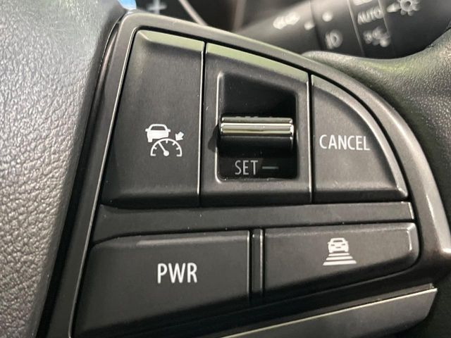 【アダプティブクルーズコントロール】高速道路での長距離走行が楽に!!自動で速度を保つクルーズコントロールが、衝突軽減システムと連携し、前方の車両を感知して車間を保つように速度調節してくれます!!