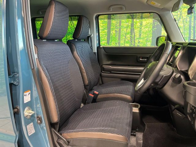 運転席シート廻りは使用感も少なく、良好な状態となっています。丁寧に使われていたことがよくわかりますね。