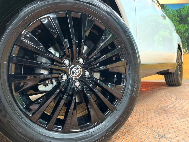 �y�����A���~�z�C�[���z�O�ςɃ}�b�`���������A���~�z�C�[���𑕒����Ă���܂��B�e��ЊO�A���~�z�C�[����A�X�^�b�h���X�^�C�����戵�����Ă���܂��B���񂲑��k����������