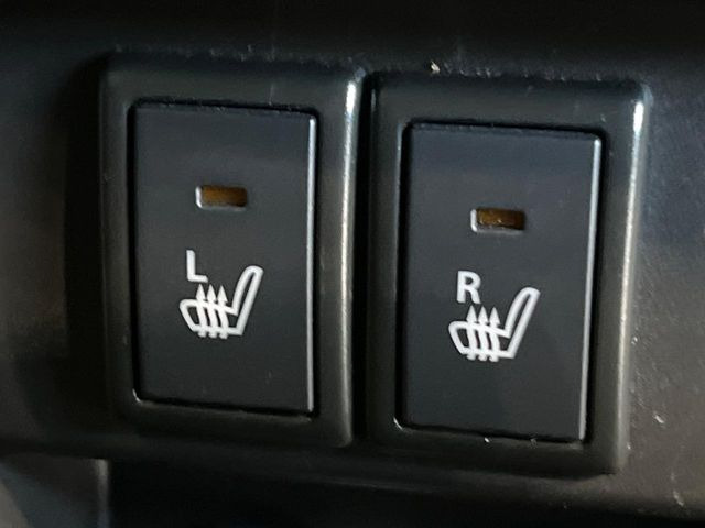 【シートヒーター】寒い日に重宝するシートヒーター!エアコンより早く温まってくれるので寒がりの人も安心ですね♪エアコンの温風は乾燥するから苦手、という方にもをおすすめです。