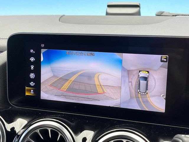 ���p�m���~�b�N�r���[���j�^�[:��p�̃J�����ɂ��A�ォ�猩���낵���悤�Ȏ��_��360�x�N���}�̎��͂��m�F���邱�Ƃ��ł��܂������p�������m�F���₷���A�����ꏊ�ł̐؂�Ԃ��⒓�Ԃ��X���[�Y�ɍs���܂��B