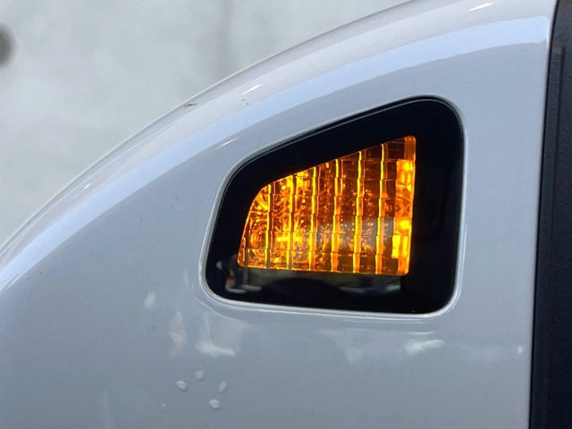 ●ブラインドアシストセンサー:視角からの車を感知し、ドライバーが車線変更を行う際に、警告音と共に注意を促してくれる安全支援機能です!