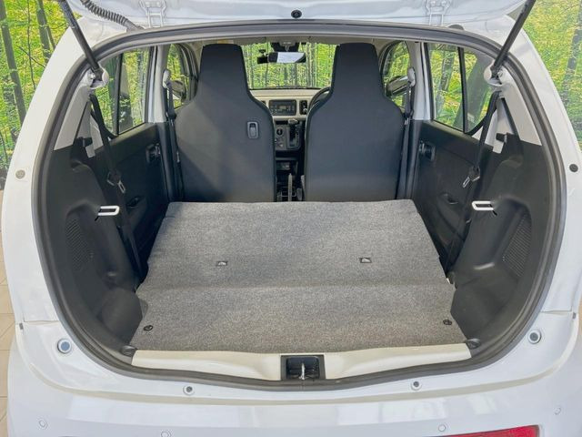 ���i�̂���������ʋ΁A���}���ɏ\���ȉ׎��X�y�[�X���m�ۂ��Ă���܂��B�Z�J���h�V�[�g��|���ƁA�傫�ȉו��̐ύڂ��\�ł���