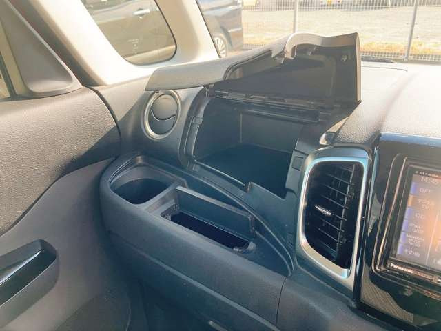 ���Ђ̔̔����邨�Ԃ̉��i�т�39.8���~�𒆐S�Ɏ�葵���Ă���܂��B