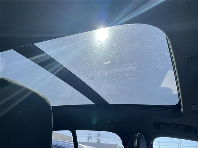 XC40B4 AWD Rデザイン 4WD