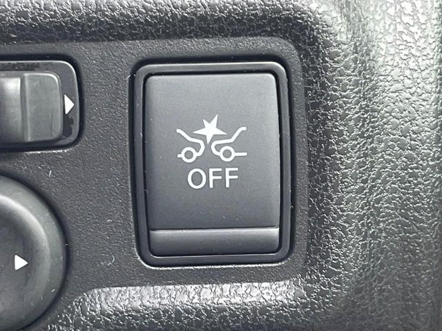 �y�C���e���W�F���g�G�}�[�W�F���V�[�u���[�L�z�t�����g�J�����őO���̎ԗ�����s�҂����m�B�Փ˂������Ȏ��͏Փ˔�Q�y���u���[�L���쓮�A�Փˉ�����T�|�[�g�B�����S�Ƀh���C�u�����y���݂��������܂��B