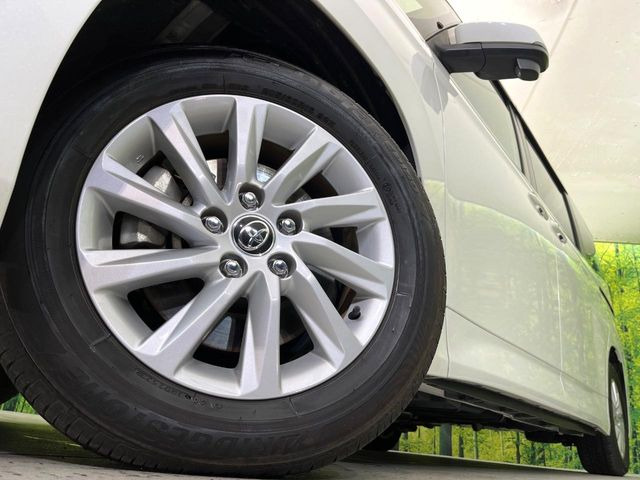 【純正16インチアルミホイール】外観にマッチした純正アルミホイールを装着しております。各種社外アルミホイールや、スタッドレスタイヤも取扱いしております。是非ご相談ください♪