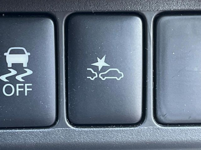 �y�O�He-Assist�z���s���ɑO���̎ԗ�����F�����A�Փ˂������Ȏ��͌x��ƃu���[�L�ŏՓˉ���Ɣ�Q�y�����A�V�X�g�B�����S�Ƀh���C�u�����y���݂��������܂��B