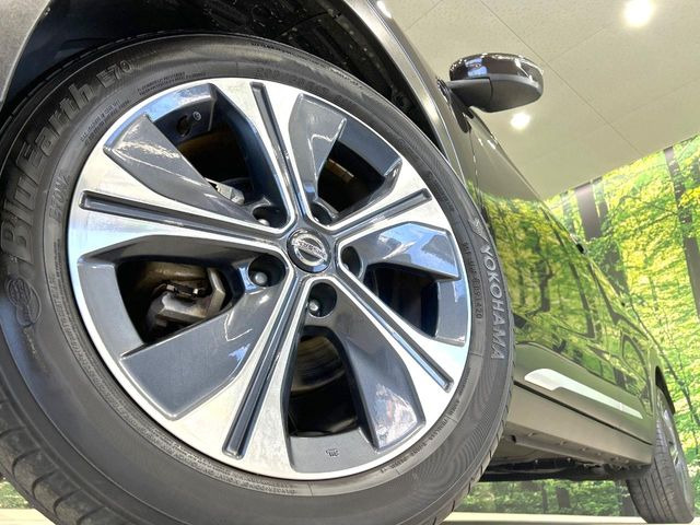 �y����17�C���`�A���~�z�C�[���z�O�ςɃ}�b�`���������A���~�z�C�[���𑕒����Ă���܂��B�e��ЊO�A���~�z�C�[����A�X�^�b�h���X�^�C�����戵�����Ă���܂��B���񂲑��k����������