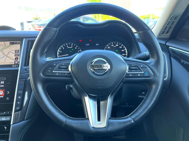 �y�����v�����X�e�A�����O�z�㎿�Ȋv���g�p���邱�ƂŁA��ɂ����������݂ƂĂ��^�]���₷���n���h���ł���