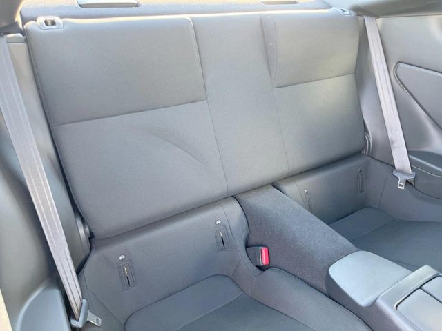 後部座席も気になるようなキズ・汚れやへたり等、大きなダメージはなく、良好な状態です。