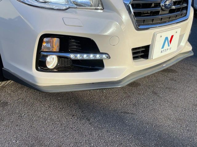 �ySTI�X�^�C���p�b�P�[�W�z�t�����g�E�T�C�h�E���A��STI�̃G�A���œ���B�O�ς̃X�|�[�e�B�[�����ۗ������Ă���邾���łȂ��A�������s���̋�̓o�����X���œK�����Ă���܂��B