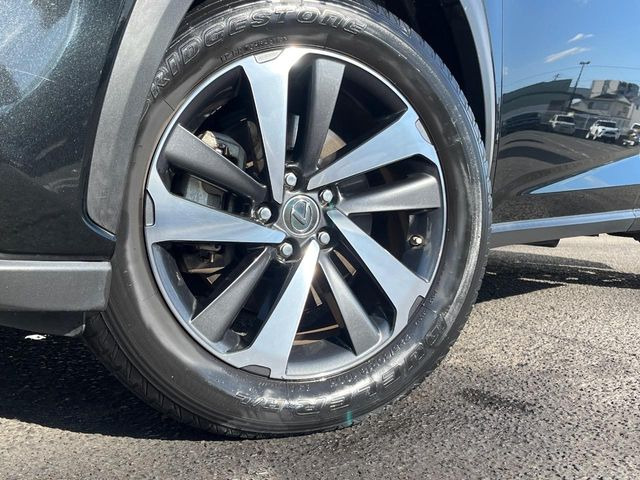 �y�����I�v�V����18�C���`�A���~�z�C�[���z�����I�v�V�����z�C�[���𑕒��B���s���\�̌���ɉ����A�O�ς����X�^�C���b�V���ɂȂ��Ă��܂��B