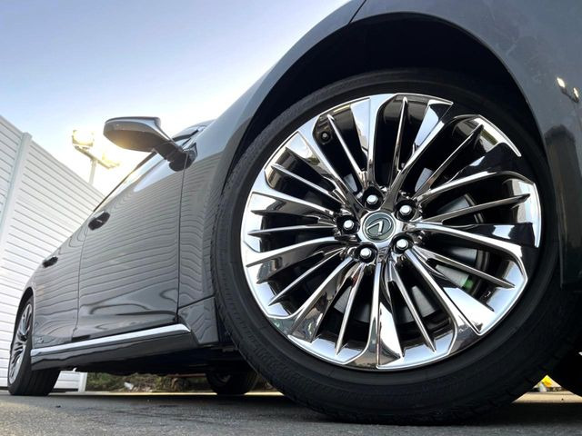 �y�����I�v�V����20�C���`�A���~�z�C�[���z�����I�v�V�����z�C�[���𑕒��B���s���\�̌���ɉ����A�O�ς����X�^�C���b�V���ɂȂ��Ă��܂��B