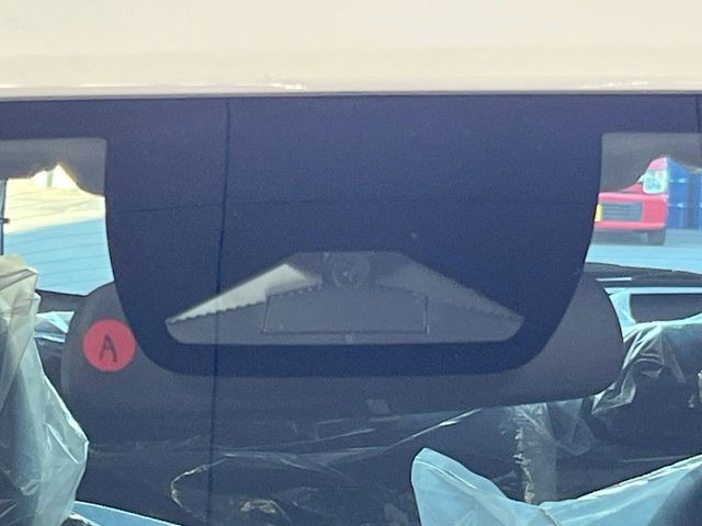 �y�z���_�Z���V���O�z���s���ɑO���̎ԗ�����F�����A�Փ˂������Ȏ��͌x��ƃu���[�L�ŏՓˉ���Ɣ�Q�y�����A�V�X�g�B�����S�Ƀh���C�u�����y���݂��������܂��B