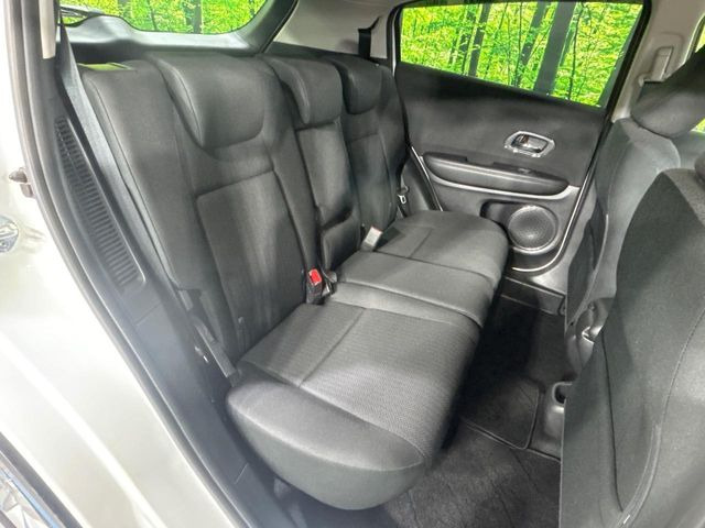 後部座席も気になるようなキズ・汚れやへたり等、大きなダメージはなく、良好な状態です。