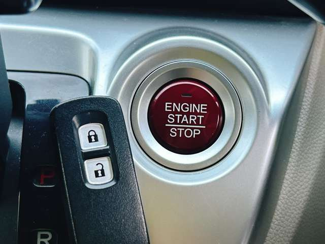 �y�X�}�[�g�L�[&�v�b�V���X�^�[�g�V�X�e���z�J�o����|�P�b�g�ɓ��ꂽ�܂܃h�A�̊J���ł��A�����^�b�`�Ŋy�X�G���W�����������܂���