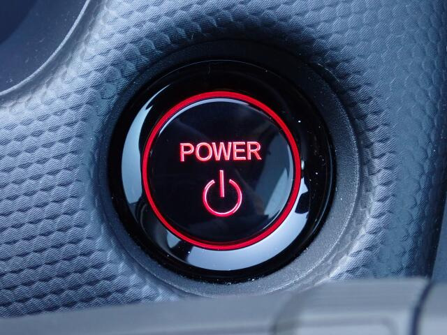 �L�[���X�v�b�V���X�^�[�g�V�X�e�����̗p���Ă���܂�!�{�^����ŃG���W���n�����\�Ȃ̂ŁA�L�[��T�����Ƃ��Ȃ��Ȃ�܂���!