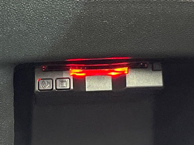 ●ETC車載器(アンテナ分離型音声案内タイプ):お引き渡し時には再セットアップを実施後、お渡しいたします。マイレージ登録に関してもお気軽にスタッフまでお尋ねください。