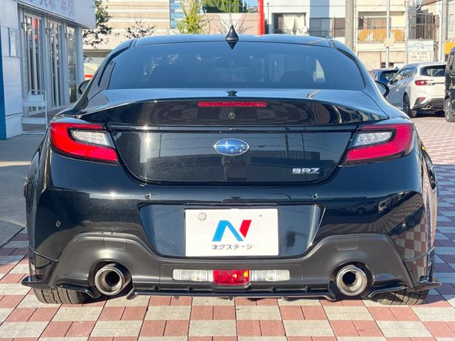 安心の最長10年・走行無制限保証(有償)をご用意。保証内容も充実はもちろん、無料点検&オイル交換や、年中無休の全国・24時間ロードサービスも付帯されておりますのでご安心下さい。