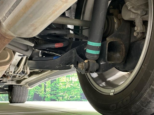 お車を安心してお乗りいただく為には、足回りの定期点検が欠かせません。サービスサポート(有償保証)では無料点検もご提供しており、安心のカーライフをお過ごしいただけるサポート体制が整っています。