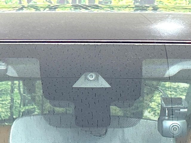 �y�C���e���W�F���g�G�}�[�W�F���V�[�u���[�L�z�t�����g�J�����őO���̎ԗ�����s�҂����m�B�Փ˂������Ȏ��͏Փ˔�Q�y���u���[�L���쓮�A�Փˉ�����T�|�[�g�B�����S�Ƀh���C�u�����y���݂��������܂��B