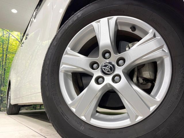 【純正16インチアルミホイール】外観にマッチした純正アルミホイールを装着しております。各種社外アルミホイールや、スタッドレスタイヤも取扱いしております。是非ご相談ください♪