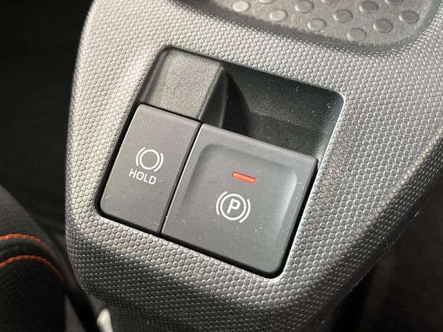 �y�I�[�g�u���[�L�z�[���h�z�M���҂���a�؂Œ�Ԏ��Ƀu���[�L���瑫�𗣂��Ă��A��~��Ԃ�ێ����Ă���܂��B�O�i����Ƃ��̓A�N�Z���𓥂߂Ύ����ŉ��������̂ň��S��X���^�]���y�ɂȂ�܂���