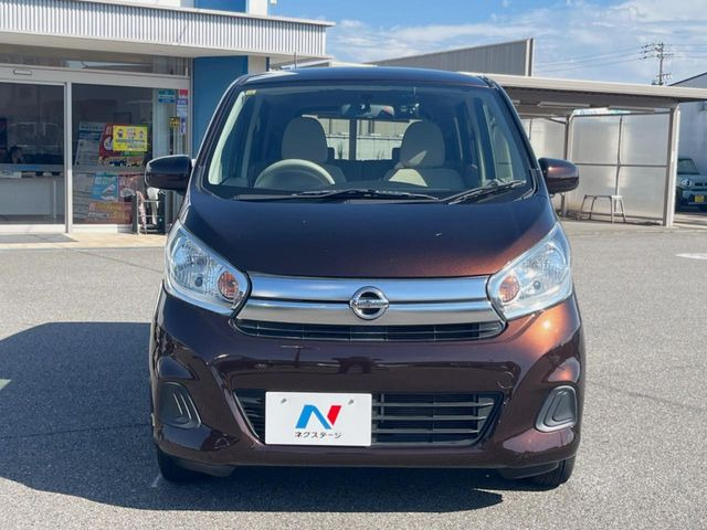 安心の最長10年・走行無制限保証(有償)をご用意。保証内容も充実はもちろん、無料点検&オイル交換や、年中無休の全国・24時間ロードサービスも付帯されておりますのでご安心下さい。