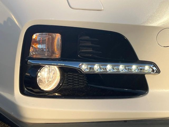 �yLED�A�N�Z�T���[���C�i�[�z