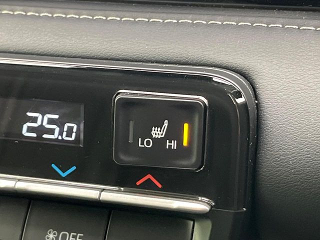 【シートヒーター】寒い日に重宝するシートヒーター!エアコンより早く温まってくれるので寒がりの人も安心ですね♪エアコンの温風は乾燥するから苦手、という方にもをおすすめです。