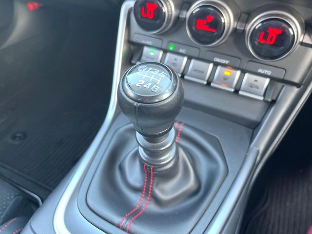 【フロア6速MT】走りの6速MT!!スポーティーな走行をお楽しみいただけます♪