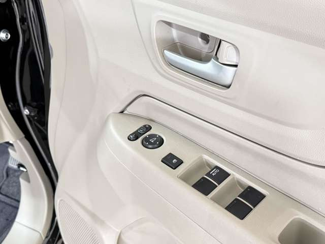 車検3回は受けられる!!そんな良質な軽自動車ばかりを揃えています!!こんな良い軽四もあったんだとお宝探しの感覚でお車をお選びできます!!