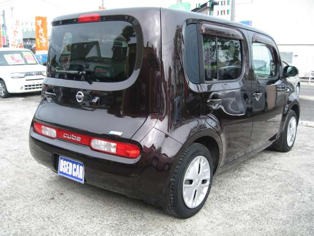 �������E�����������k������