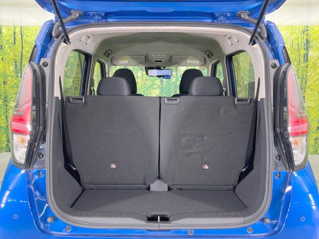 普段のお買い物や通勤、送迎等に十分な荷室スペースを確保しております。セカンドシートを倒すと、大きな荷物の積載も可能です♪