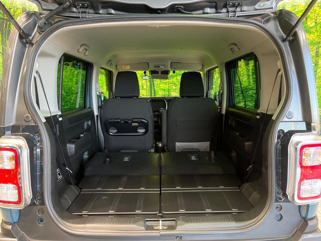 普段のお買い物や通勤、送迎等に十分な荷室スペースを確保しております。セカンドシートを倒すと、大きな荷物の積載も可能です♪