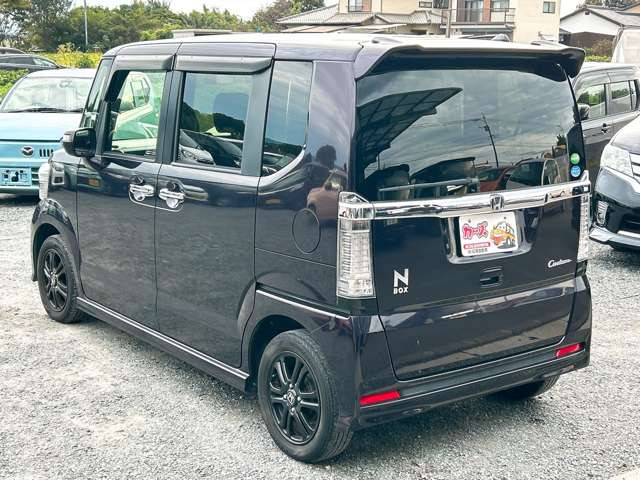 当店では軽自動車から普通車まで幅広くオールメーカーの車種・色・グレードを豊富に揃えております。