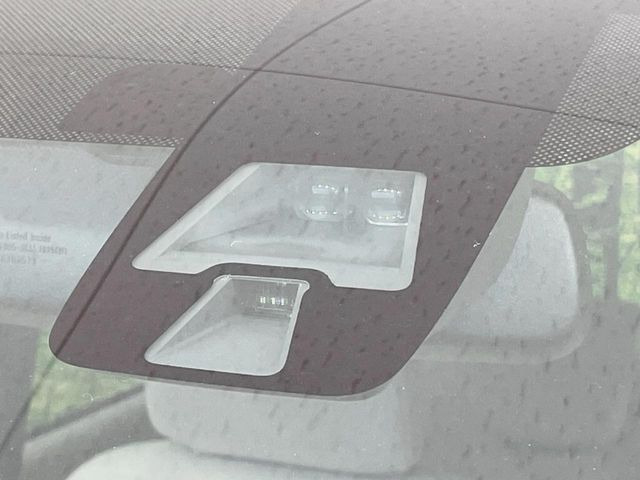 �y�G�}�[�W�F���V�[�u���[�L�z���s���ɑO���̎ԗ�����F�����A�Փ˂������Ȏ��͌x��ƃu���[�L�ŏՓˉ���Ɣ�Q�y�����A�V�X�g�B�����S�Ƀh���C�u�����y���݂��������܂��B