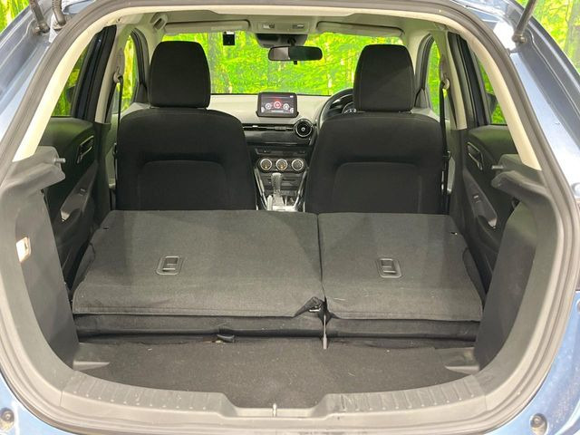 ���i�̂���������ʋ΁A���}���ɏ\���ȉ׎��X�y�[�X���m�ۂ��Ă���܂��B�Z�J���h�V�[�g��|���ƁA�傫�ȉו��̐ύڂ��\�ł���