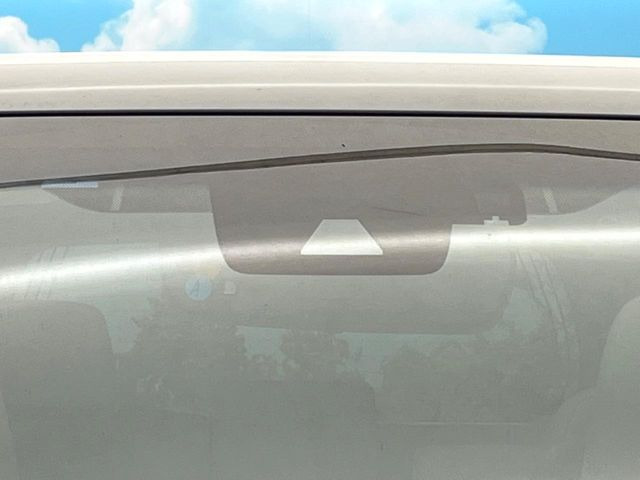 �y�g���^�Z�[�t�e�B�Z���X�z���s���ɑO���̎ԗ�����F�����A�Փ˂������Ȏ��͌x��ƃu���[�L�ŏՓˉ���Ɣ�Q�y�����A�V�X�g�B�����S�Ƀh���C�u�����y���݂��������܂��B