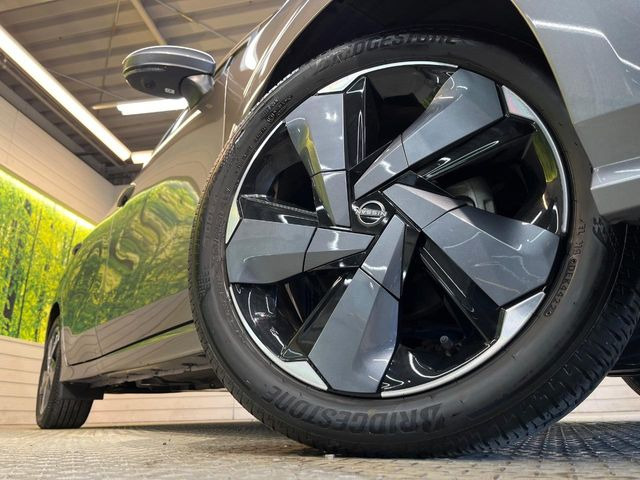 �y����17�C���`�A���~�z�C�[���z�O�ςɃ}�b�`���������A���~�z�C�[���𑕒����Ă���܂��B�e��ЊO�A���~�z�C�[����A�X�^�b�h���X�^�C�����戵�����Ă���܂��B���񂲑��k����������