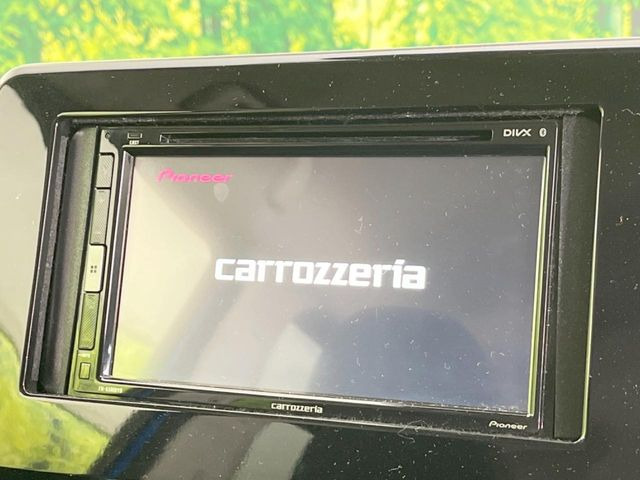 【ディスプレイオーディオ】視認性が高いディスプレイ付きオーディオを装備♪操作性も良好で直感的なソース選択が可能です。