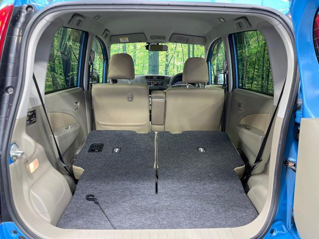 ���i�̂���������ʋ΁A���}���ɏ\���ȉ׎��X�y�[�X���m�ۂ��Ă���܂��B�Z�J���h�V�[�g��|���ƁA�傫�ȉו��̐ύڂ��\�ł���