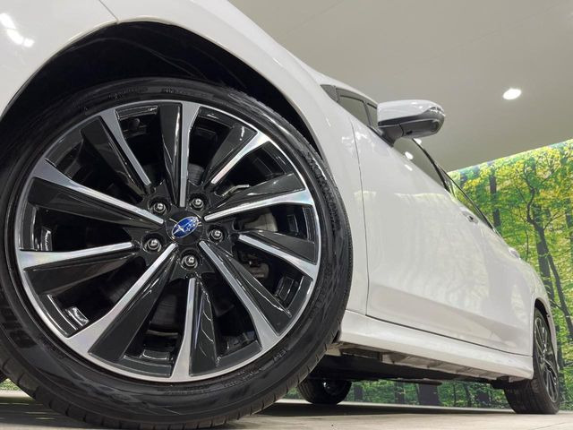 �y����18�C���`�A���~�z�C�[���z�O�ςɃ}�b�`���������A���~�z�C�[���𑕒����Ă���܂��B�e��ЊO�A���~�z�C�[����A�X�^�b�h���X�^�C�����戵�����Ă���܂��B���񂲑��k����������